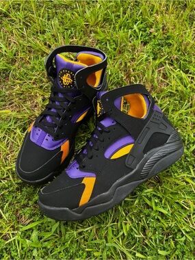 CLEAN Nike size 10.5 Womens Air Flight Huarache Lakers Purple shoes